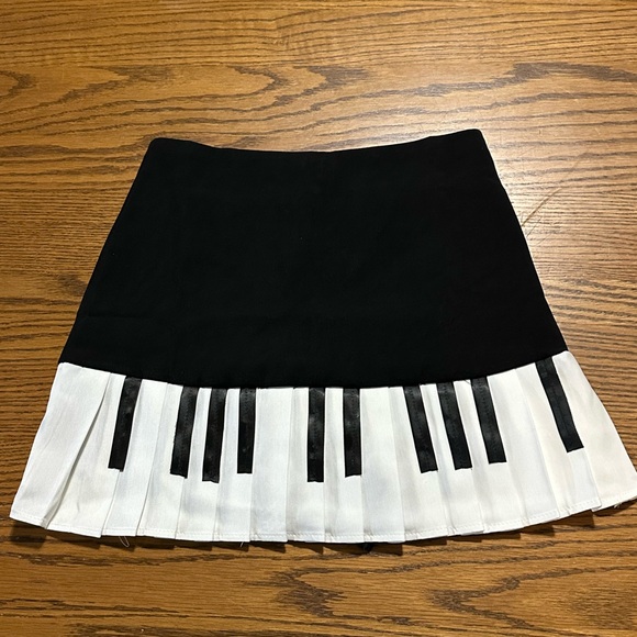 Dresses & Skirts - Kawaii Black and White Piano Mini Skirt